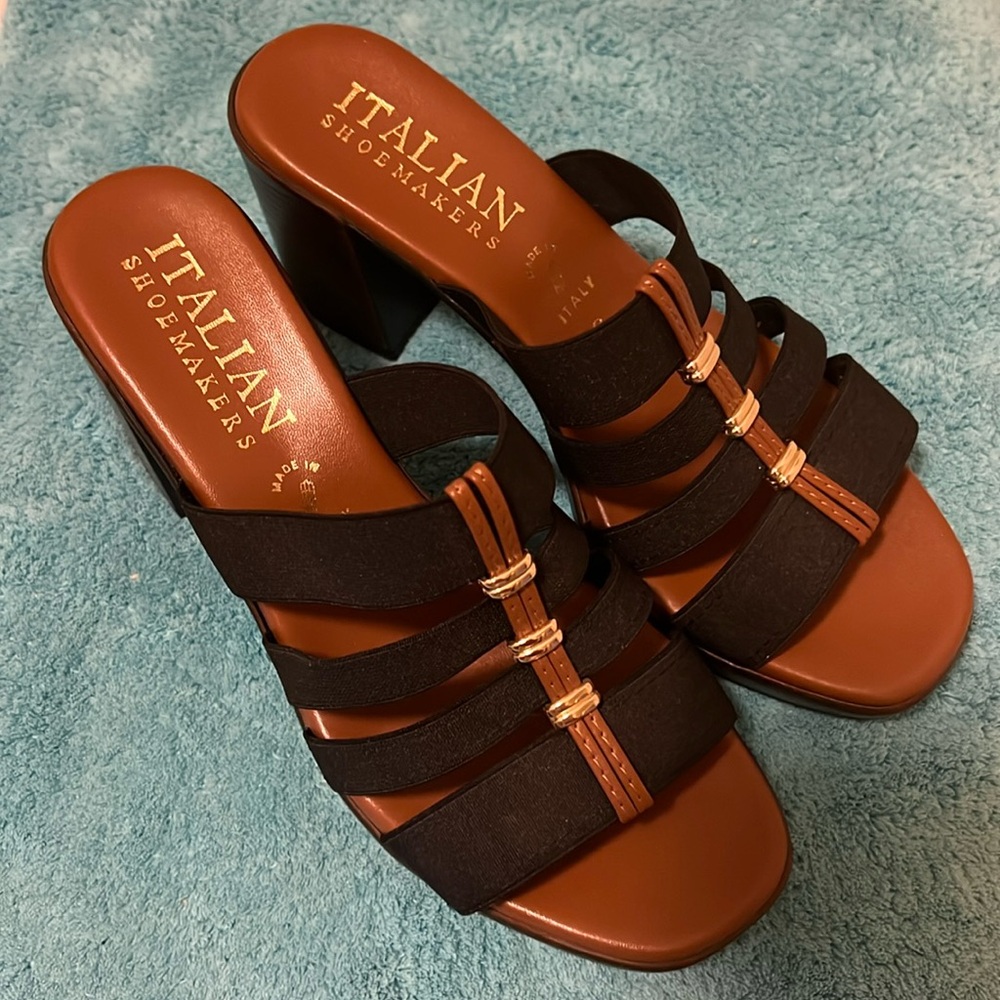 Italian Shoemakers Women's Black Strappy Wedge Sandals Stretchy, Size 8 new